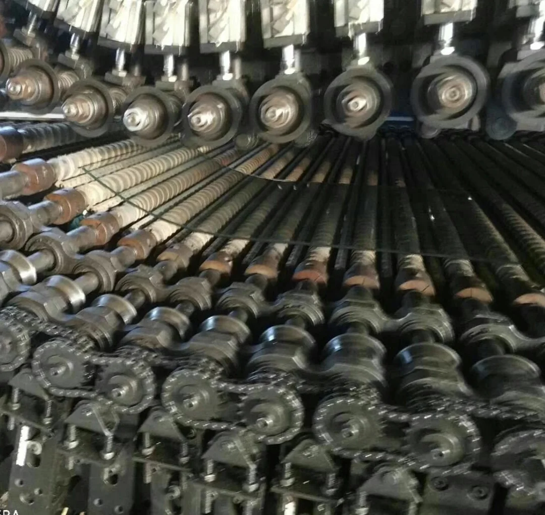 Рентабельная размерная толщина может быть изготовлена по индивидуальному заказу, равномерная плоскостность, хорошее изогнутое закаленное стекло