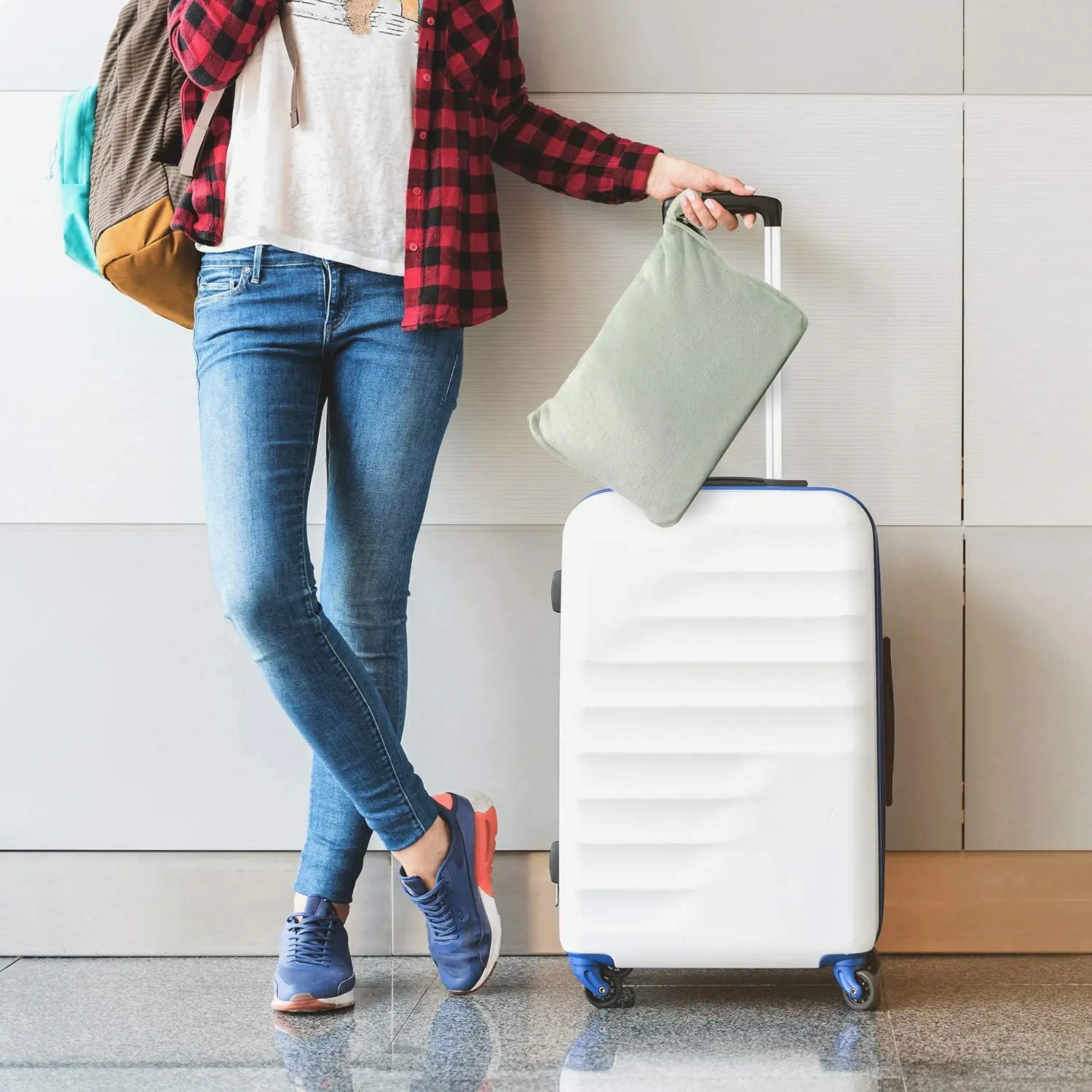 wholesale Lightweight custom flannel fleece travel blankets and pillow Portable Foldable 4 in 1 Travel Blanket in pouch