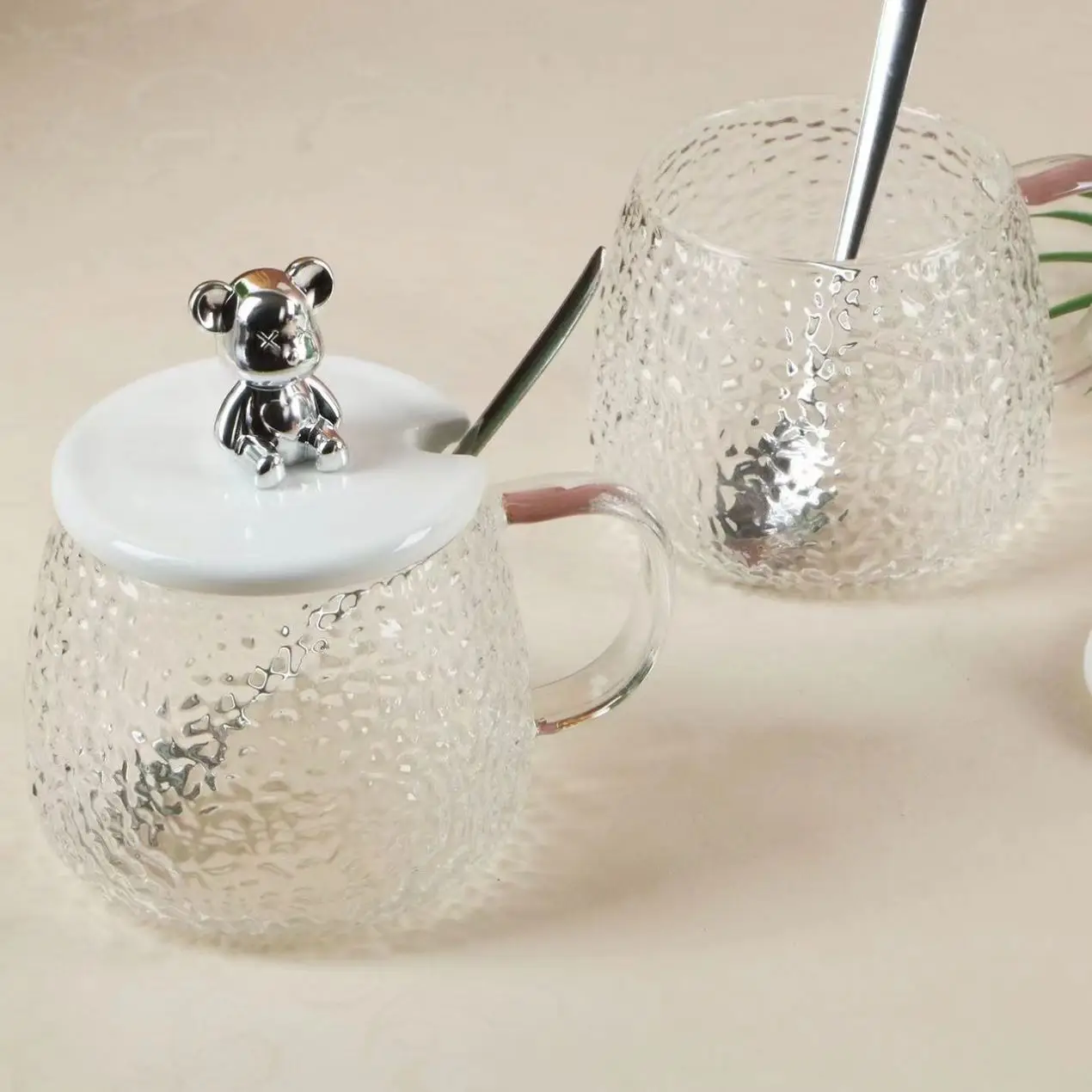 400Ml Beverage Mug Little Bear Hammer Pattern Frosted Handle Mug Glass Water Coffee Cup With Lid