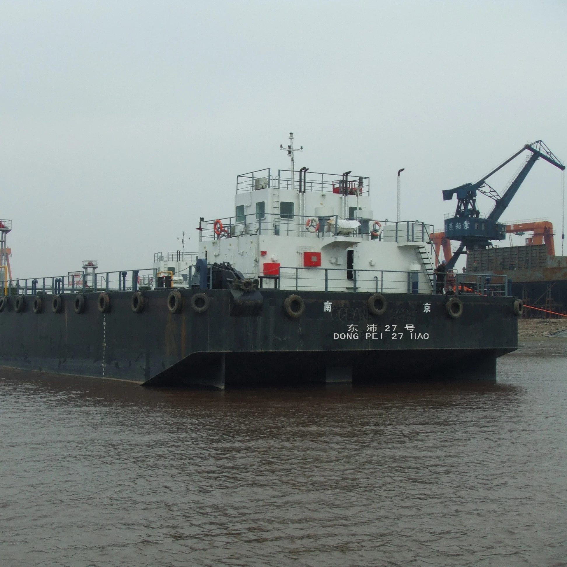 270x73x20FT OIL BARGE