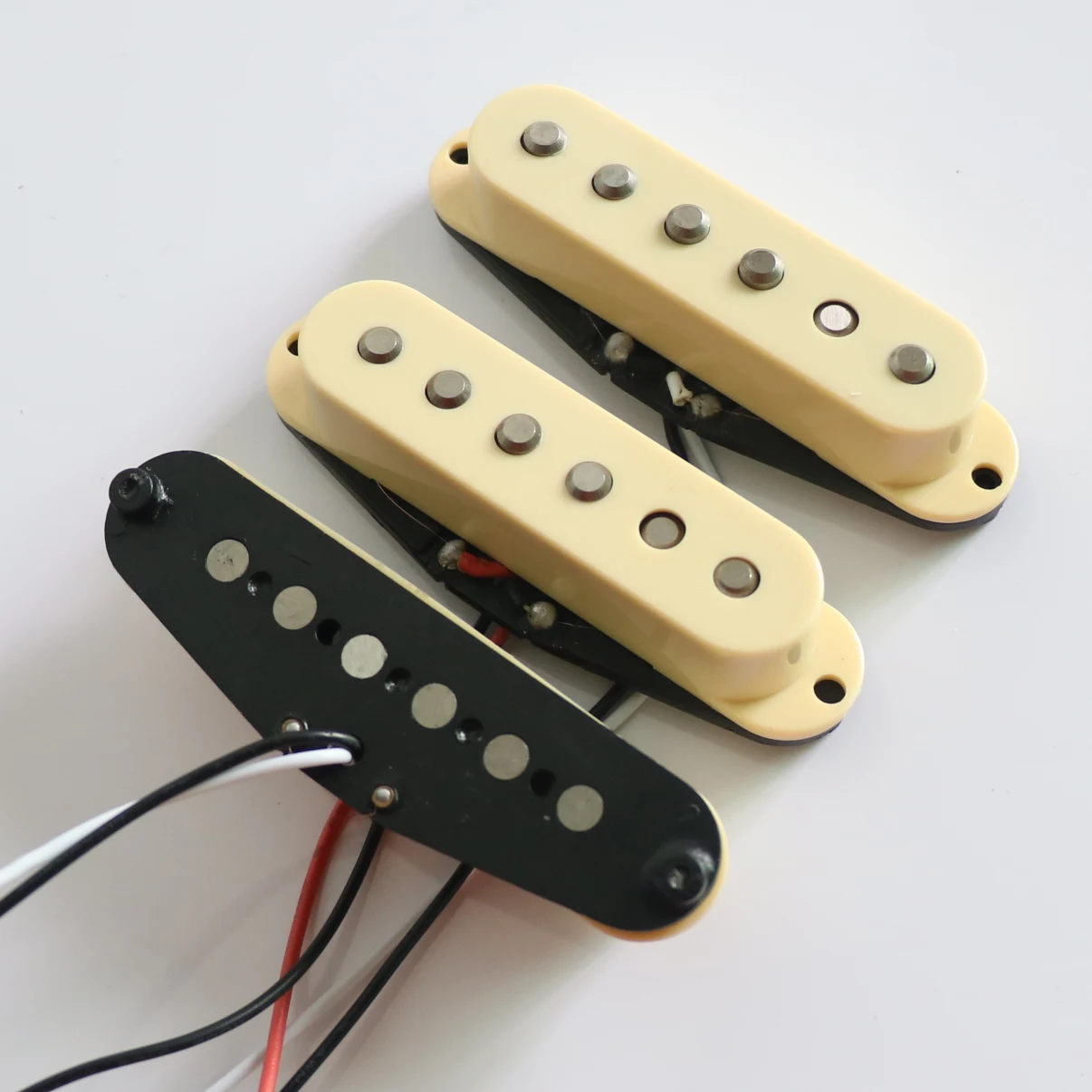 Wholesale Donlis DS24 1set Single Coil ST Electric Guitar Pickups with Chamfered Alnico 2 Rods