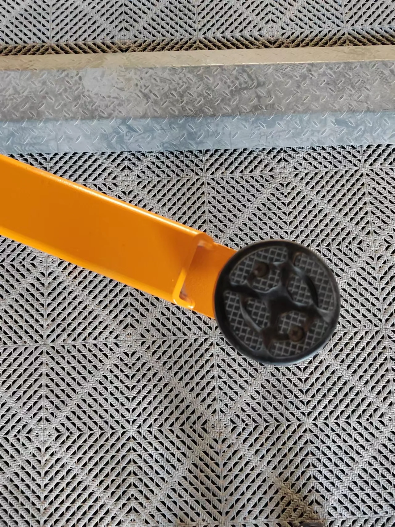 Customized 2 Post 4 ton Hydraulic Cylinders Car Lifts Two Post Lift For Car