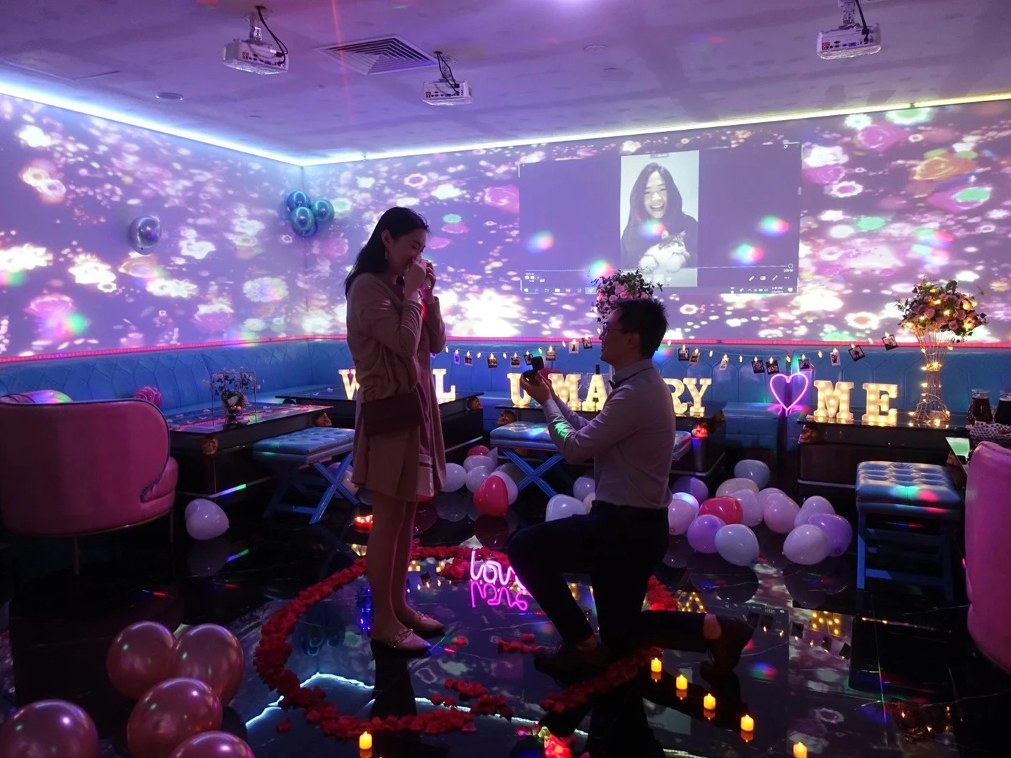 Outdoor HD 3840Hz RGB P3.9 2.6 2.9 Staging Led Screen Factory Xxx Japan Videos Led Curtain Supplier Digital Signage Displays