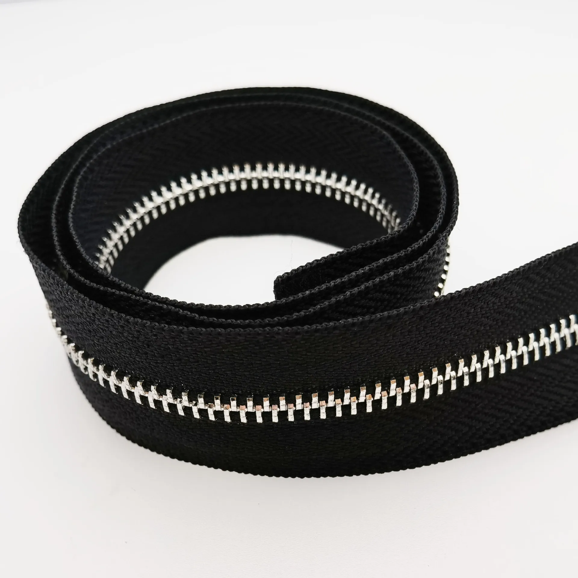 Zipper for Jacket Open #3 #5 #7 #8 #10 Zip for Cloth Shining Silver Teeth Custom Metal Nickel Metal Brass Sustainable Zips Black