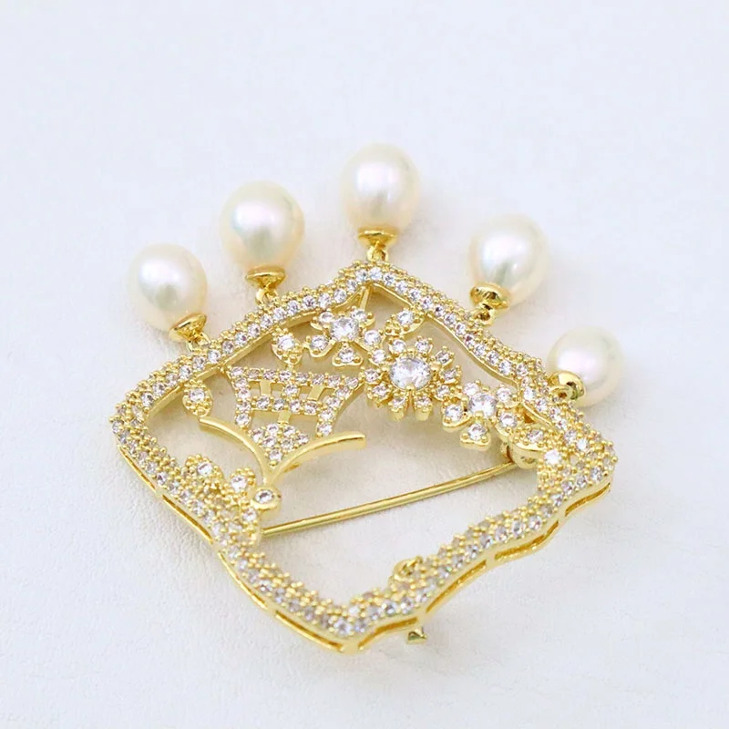 Hot Selling  pavilions Pattern Brooch inlaid big Zircon and Freshwater Pearl pin for Women