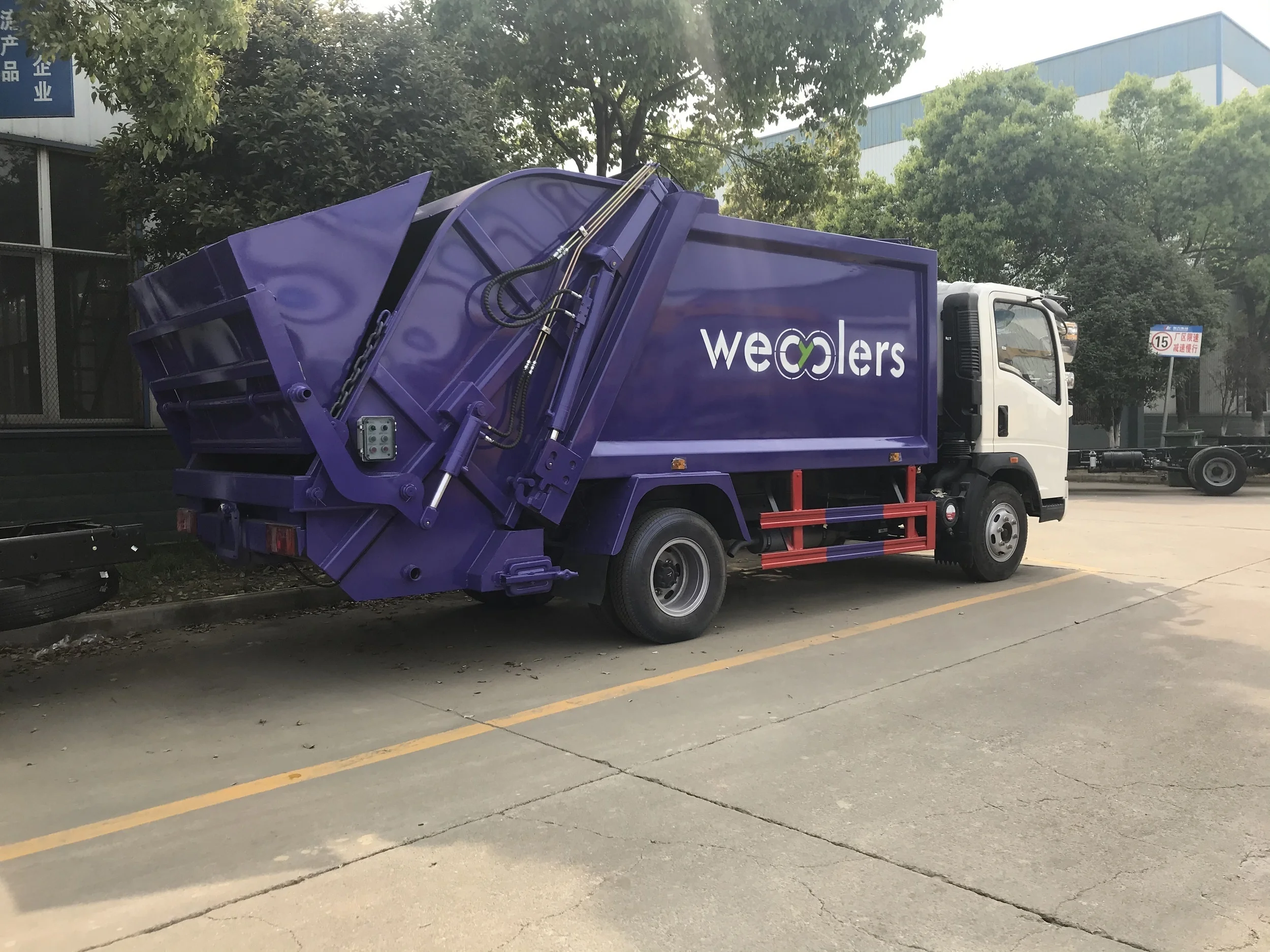Manufacturer affordable 10cbm left hand drive garbage trucks for sale in dubai