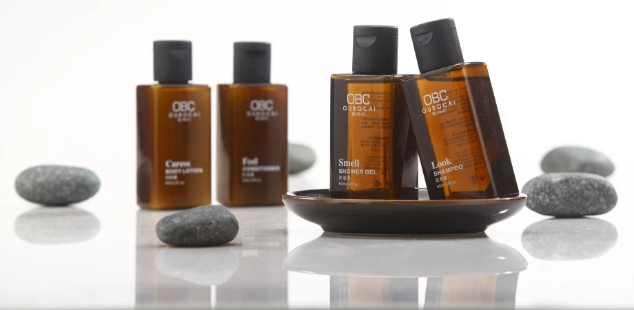 Custom Luxury 5 Star Disposable Biodegradable Eco Friendly Guest Toiletries Kit Accessories Set Bathroom Hotel Amenities