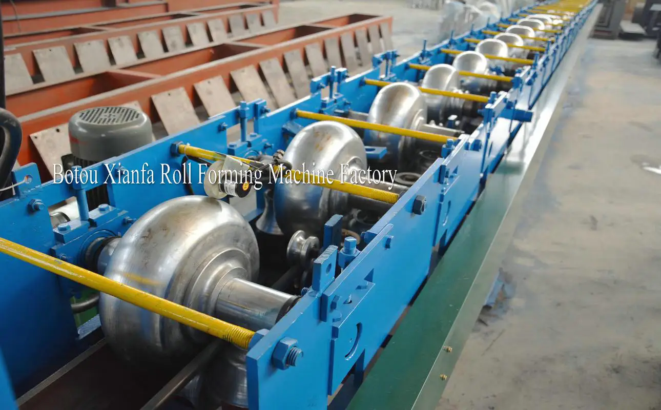 Metal Seamless Gutter Roll Forming Machine