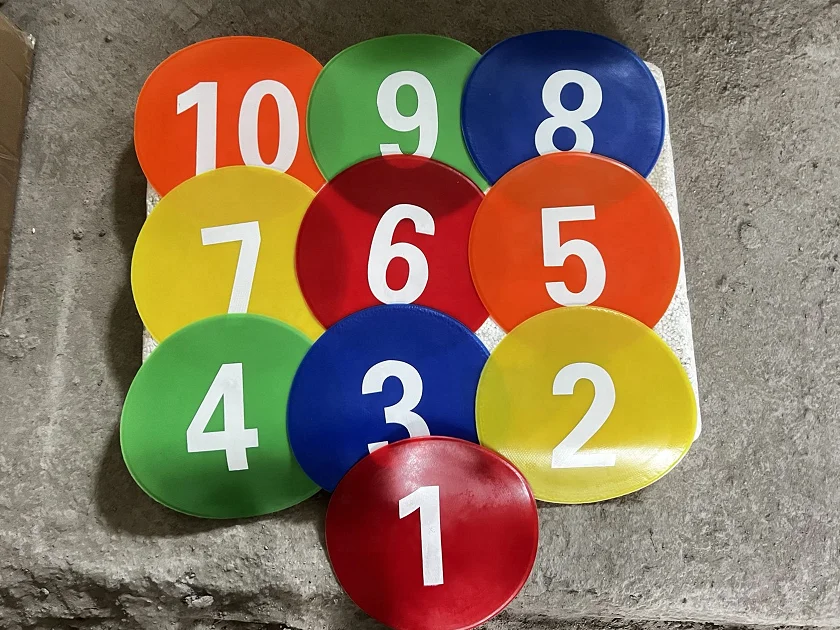 Set of 10 Flat Cones Spot Markers Soccer Basketball Sports Cones Speed Agility Training Cones