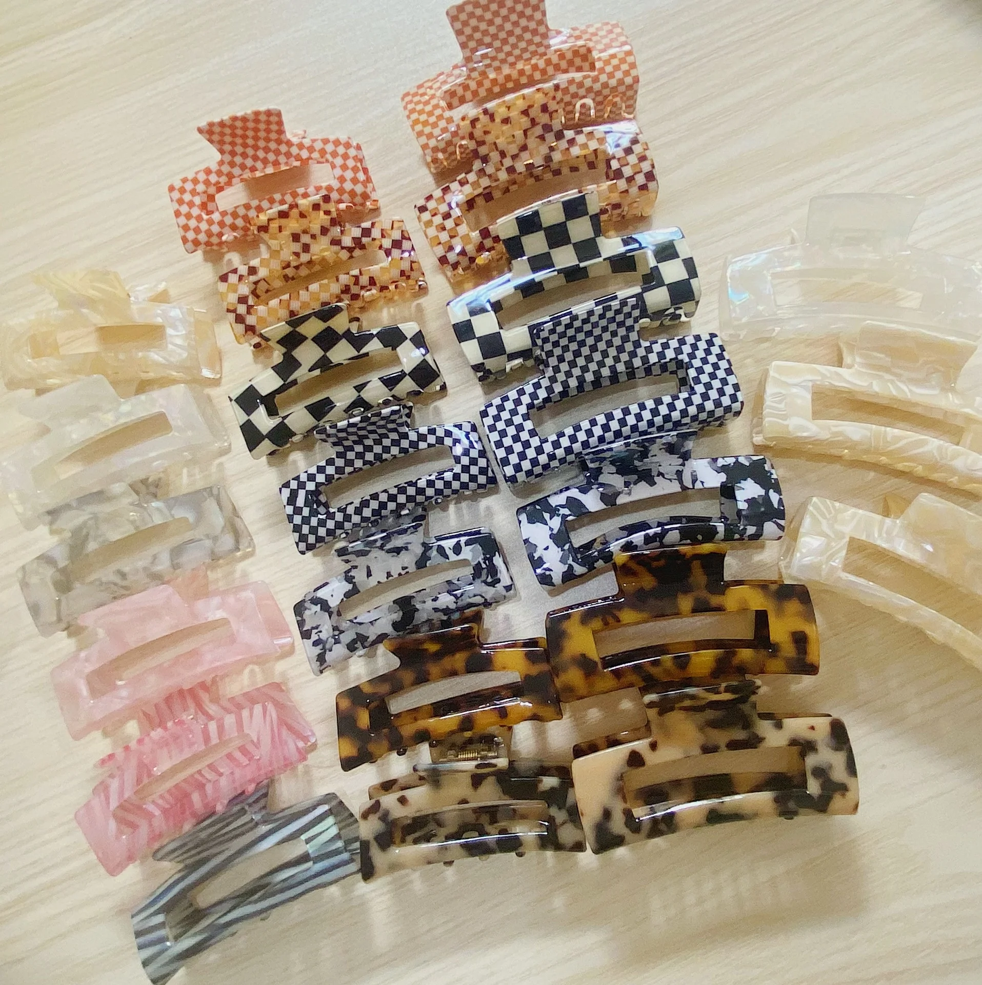 New arrival 4.1Inch promotional large custom hair claw clip 10.5 tortoise acetic acid acetate korean fashion checkered hair clip