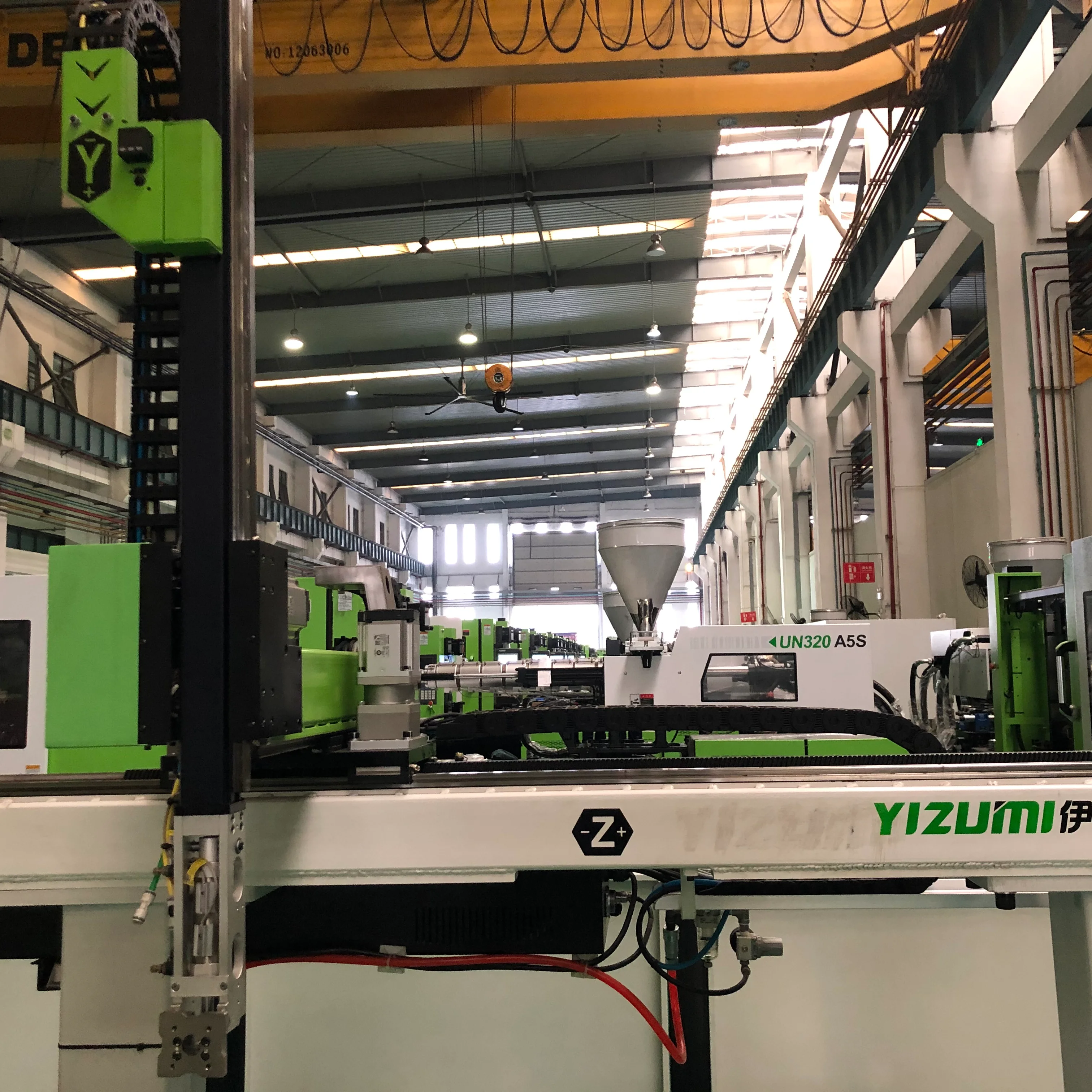 Automated Carrier Robot YIZUMI Mobile Robots YR1200H3-D High Speed 3-Axis Robot Arm