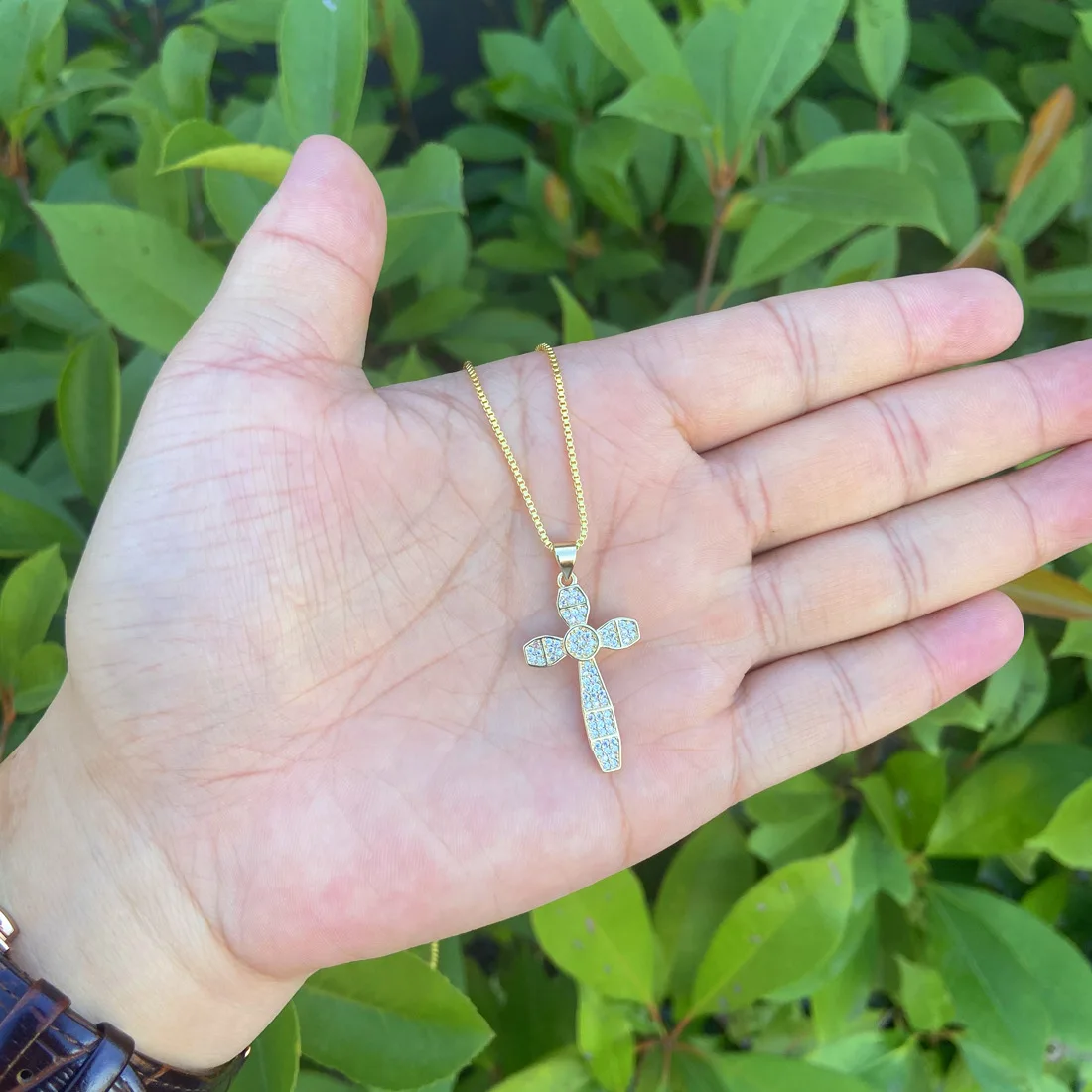 Gaby New Hip Hop Fashion Simple Cross Pendant Necklace 18k Gold Plated Stainless Steel Chain Cross Necklace for Body Jewelry