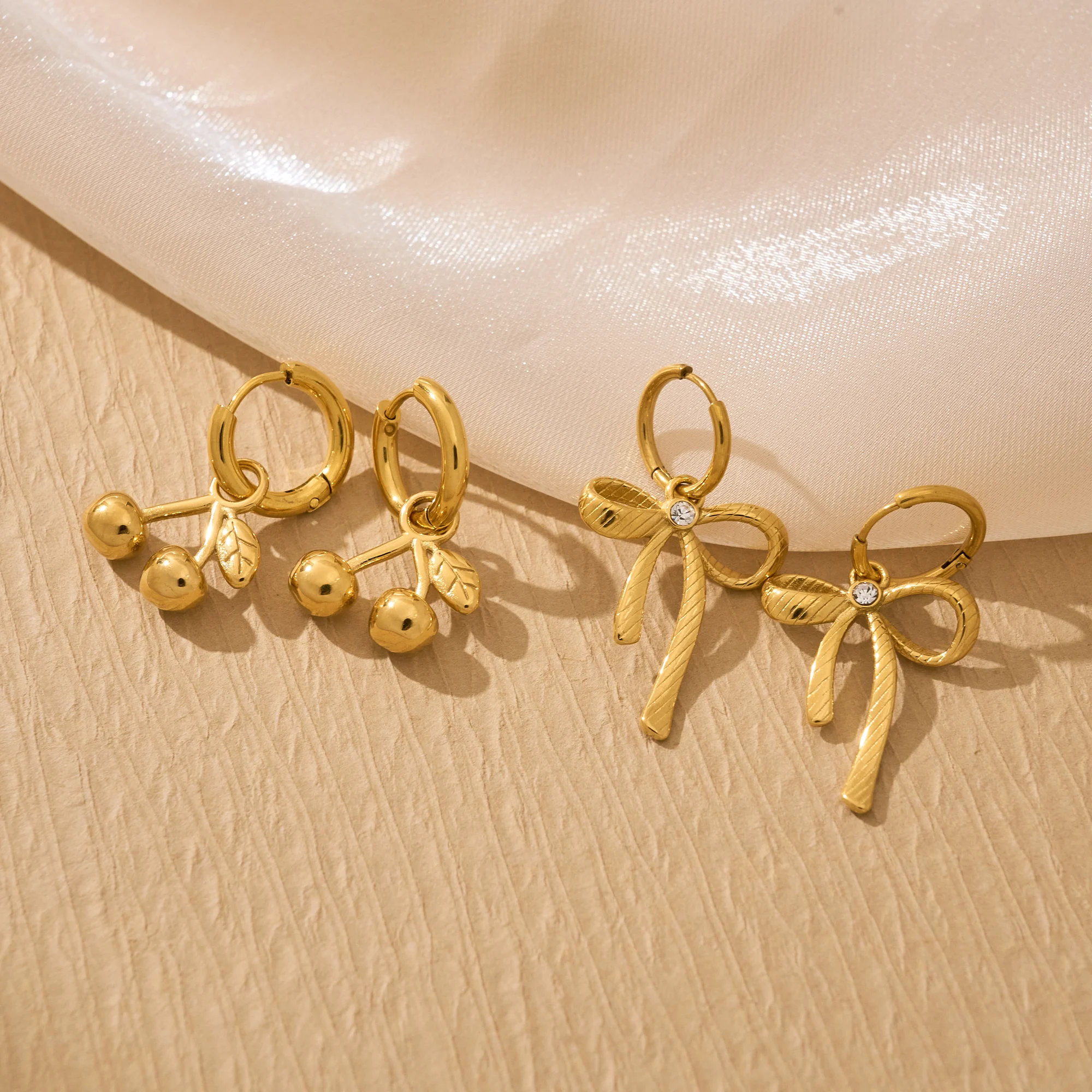 Dazan New Winter INS Trendy 18k Pvd Gold Plated Stainless Steel Vintage Super Shine French Butterfly Bow Zircon Tie Earrings