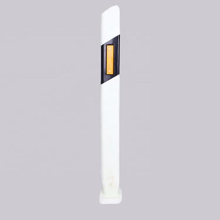 New Hot Selling PE Traffic Road Flexible Reflective Delineator Post Stand Pole Plastic Delineator Post