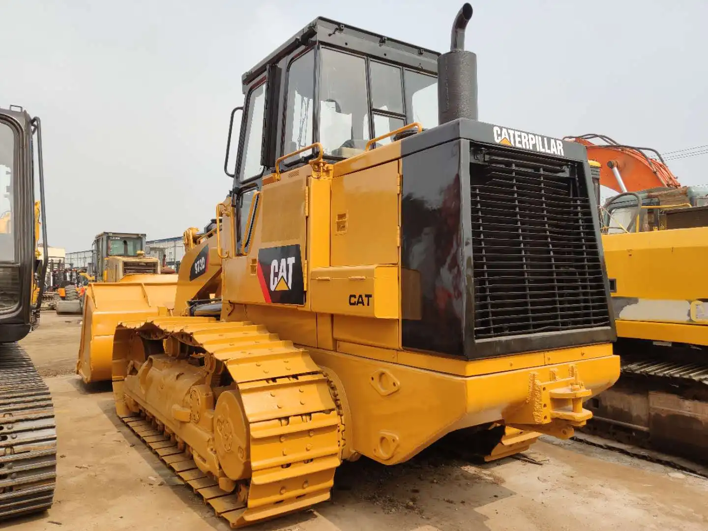 Б/у строительная техника колесный погрузчик cat 973d по