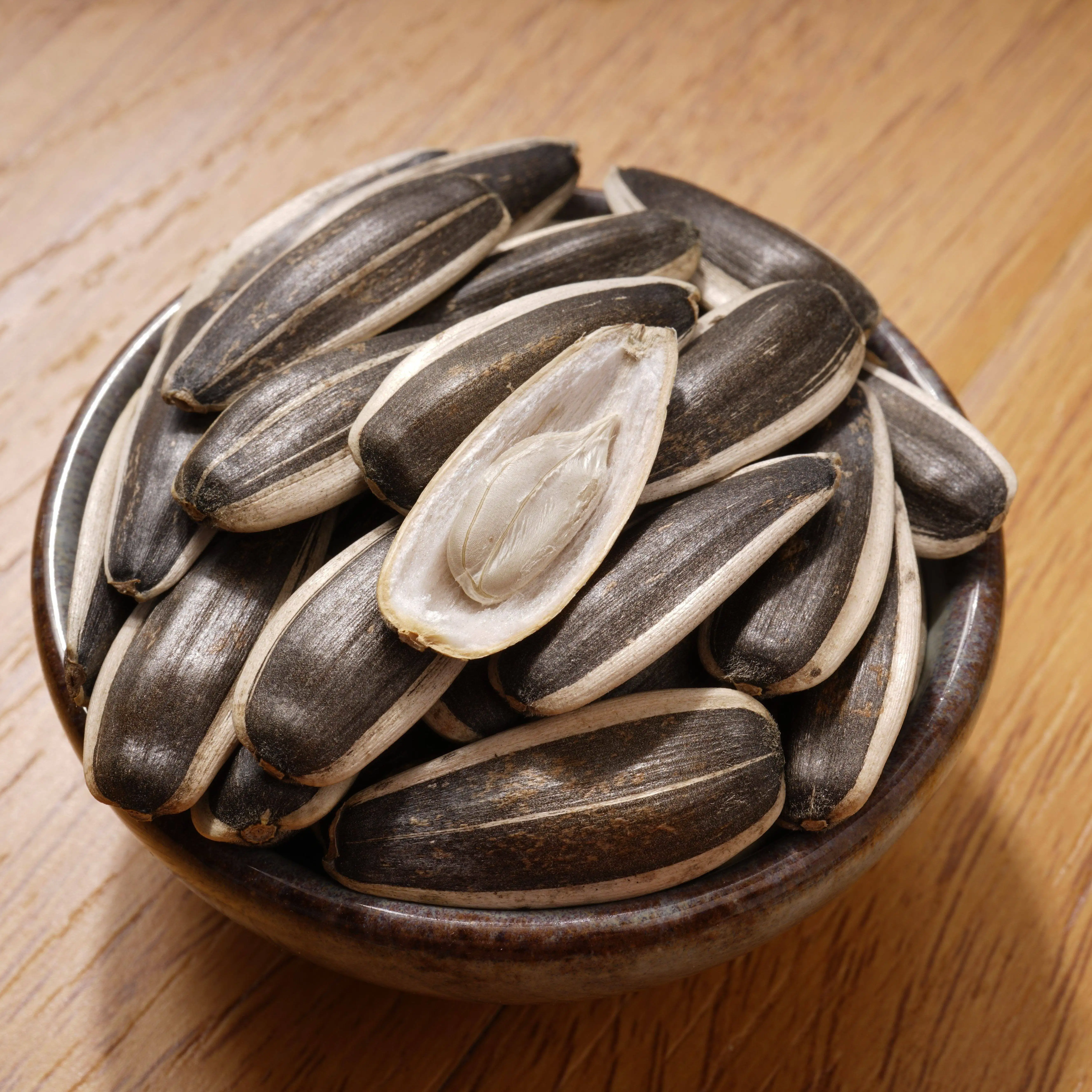 361/363/601 chinese high quality black sunflower seed ton price