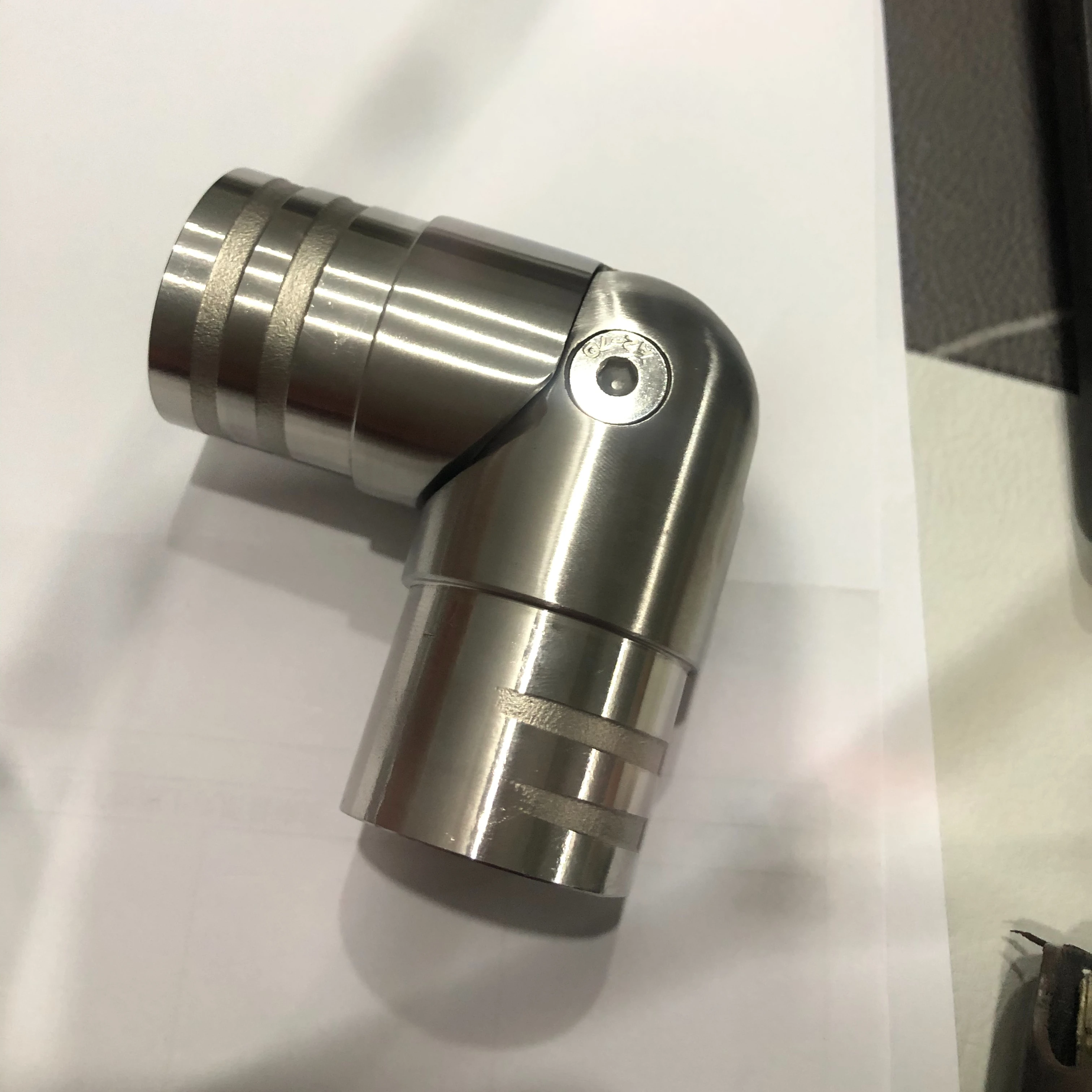 Produces Stainless Steel Adjustable Pipe Elbow For Round Handrail Column