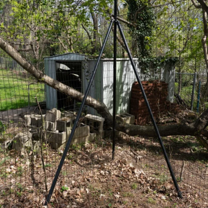 Fence Post Black 7-10 foot Deer Fences Round Steel Post 16 Gauge Galvanized Steel Black Powder post