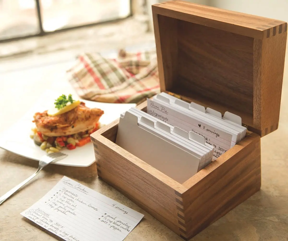 Hot Sales Kitchen Wooden Storage Case Solid Wood Recipe Box with Cards and Dividers