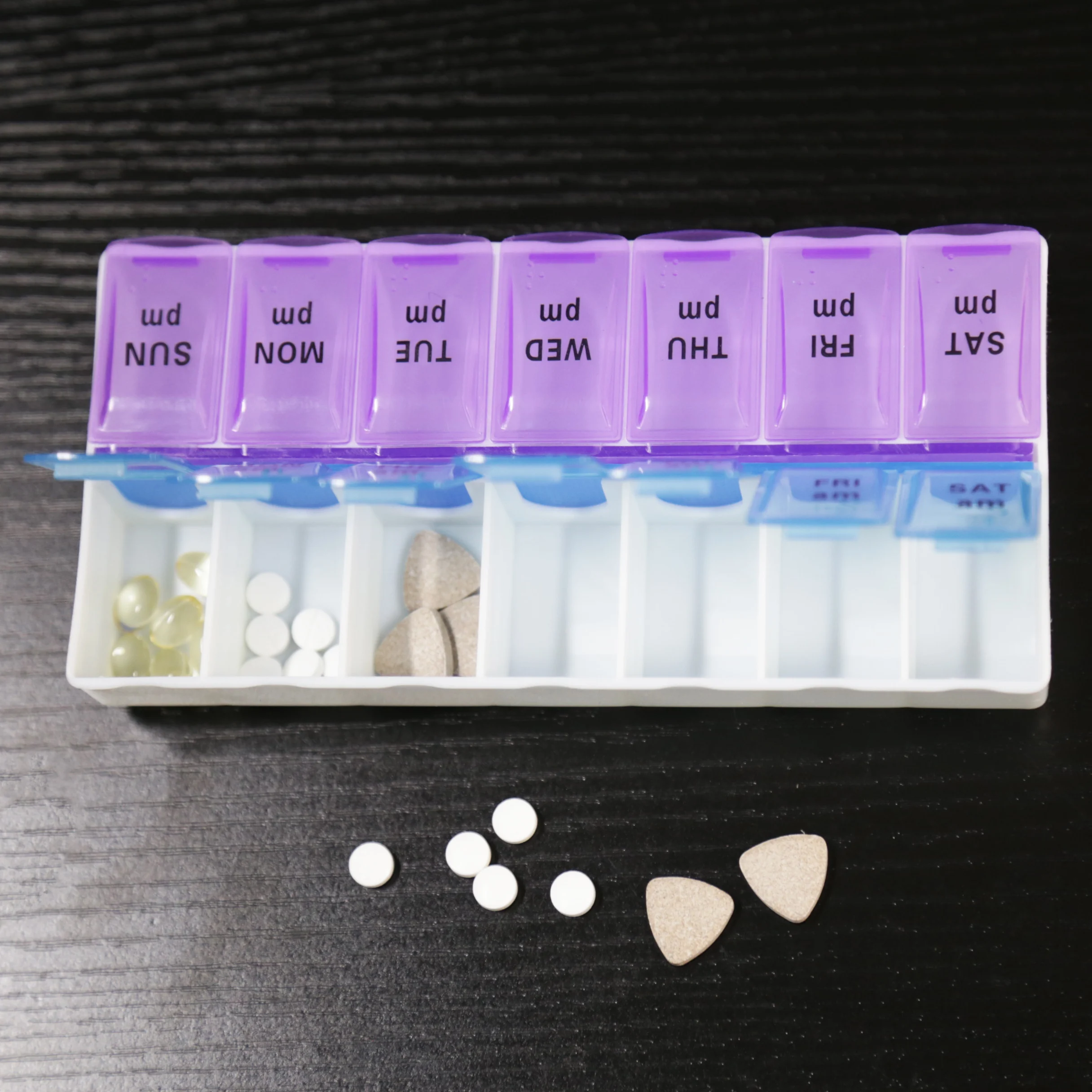 Weekly Pill Organizer, 7 Days Portable Travel Pill Box, Simple Plastic Pill Box