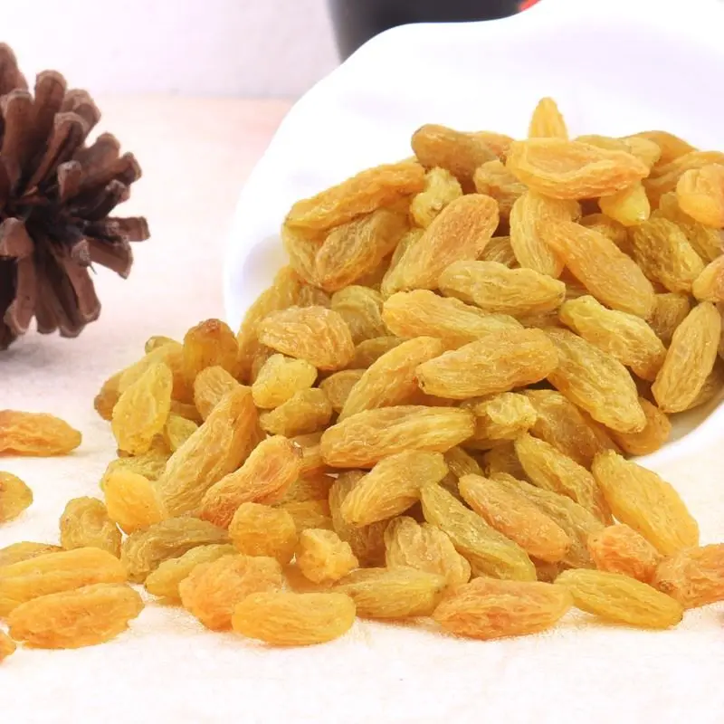 Good Price Xinjiang Wholesale Natural Dried Raisin Golden High Quality Carton AD Nuts and Dried Fruit Edible Sweet Grape 10 Kg /