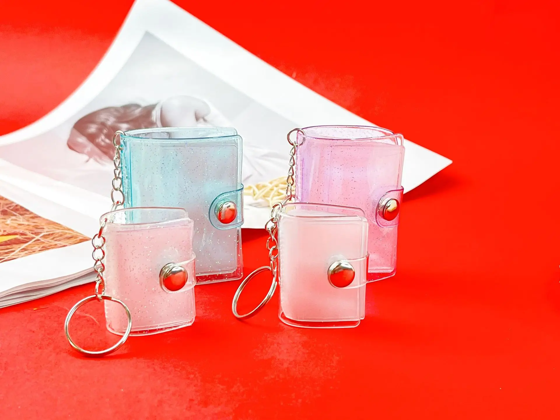 Wholesale 1 inch 16 Photos Personalized Insert Family Kpop Idol PVC DIY Mini Glitter Transparent Photo Album With Keychain