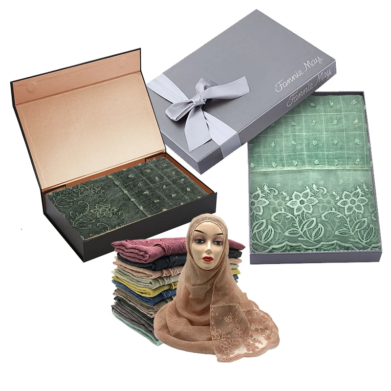 Eid abaya scarves shawls muslim hijab set dubai packaging matte black magnetic folding box with hot foiling boite demballage