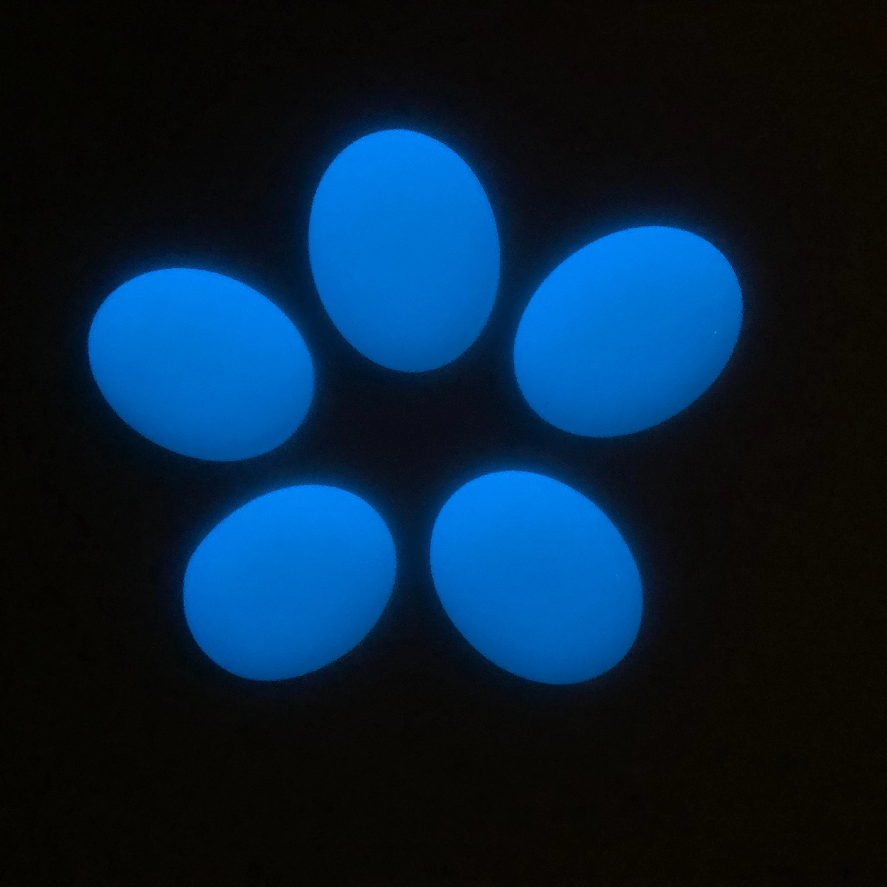 Светящиеся гальки для тропинки, светящиеся в темноте камни, голубые сияющие гальки