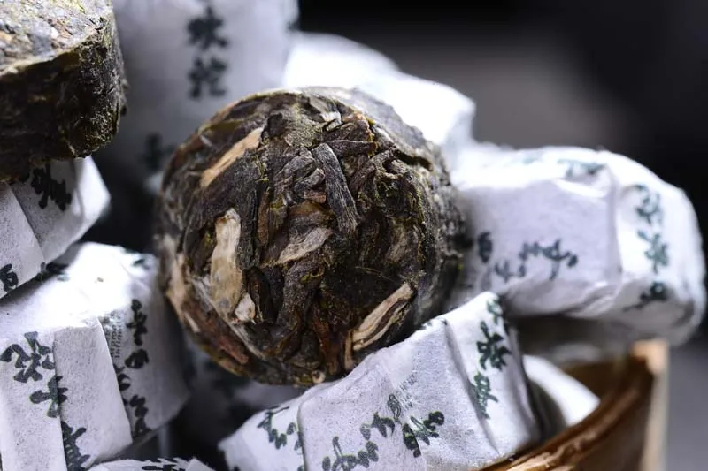 
Chinese Energy Refreshing Morning Unisex Superfine Sheng Puer Tea Ball Gift Box Puer Tea 