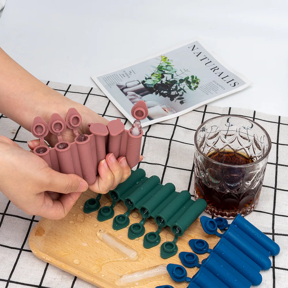 Hot selling DIY 6 cavity Bullet Shape Silicone Ice Stick Tray for home drink