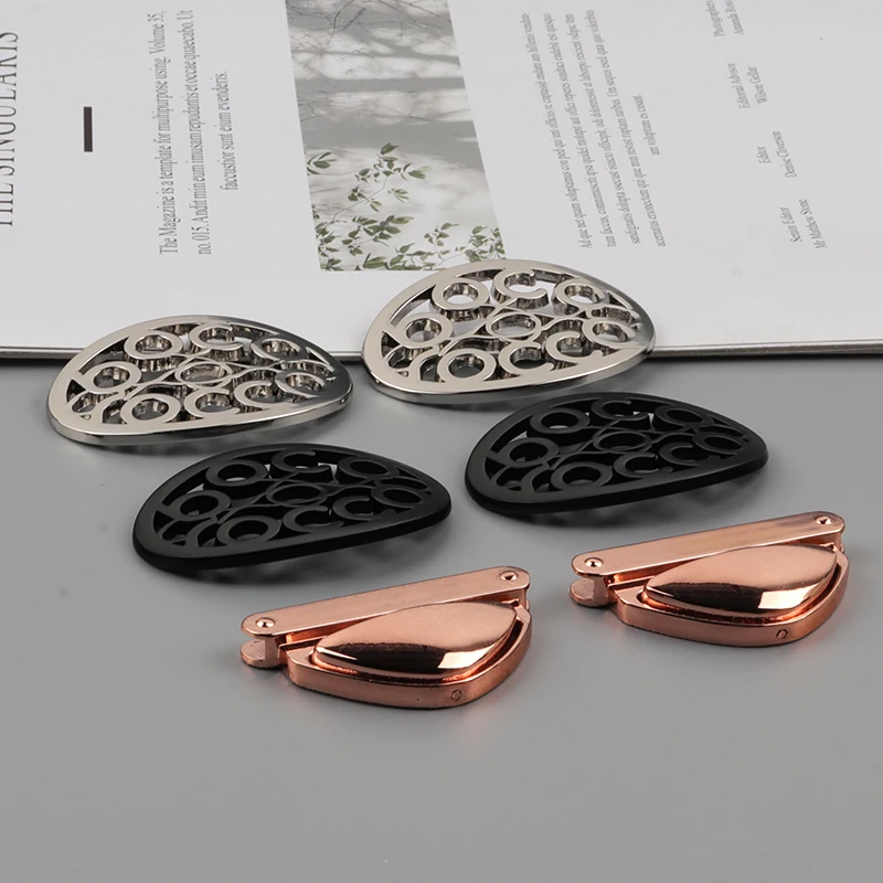 Металлическая бирка с логотипом