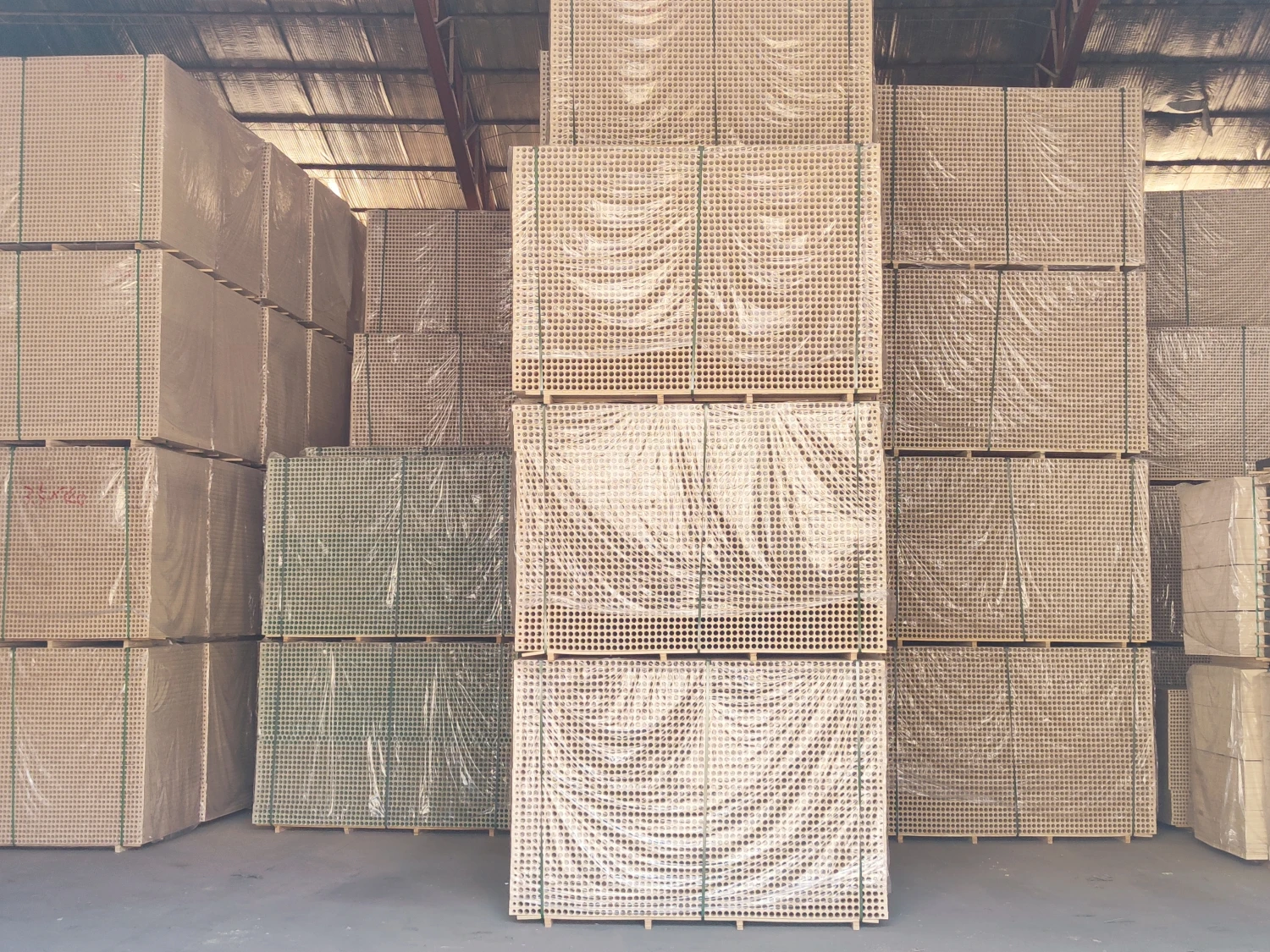 Распродажа Заводская оптовая цена древесная полая древесно-стружечная плита ДСП