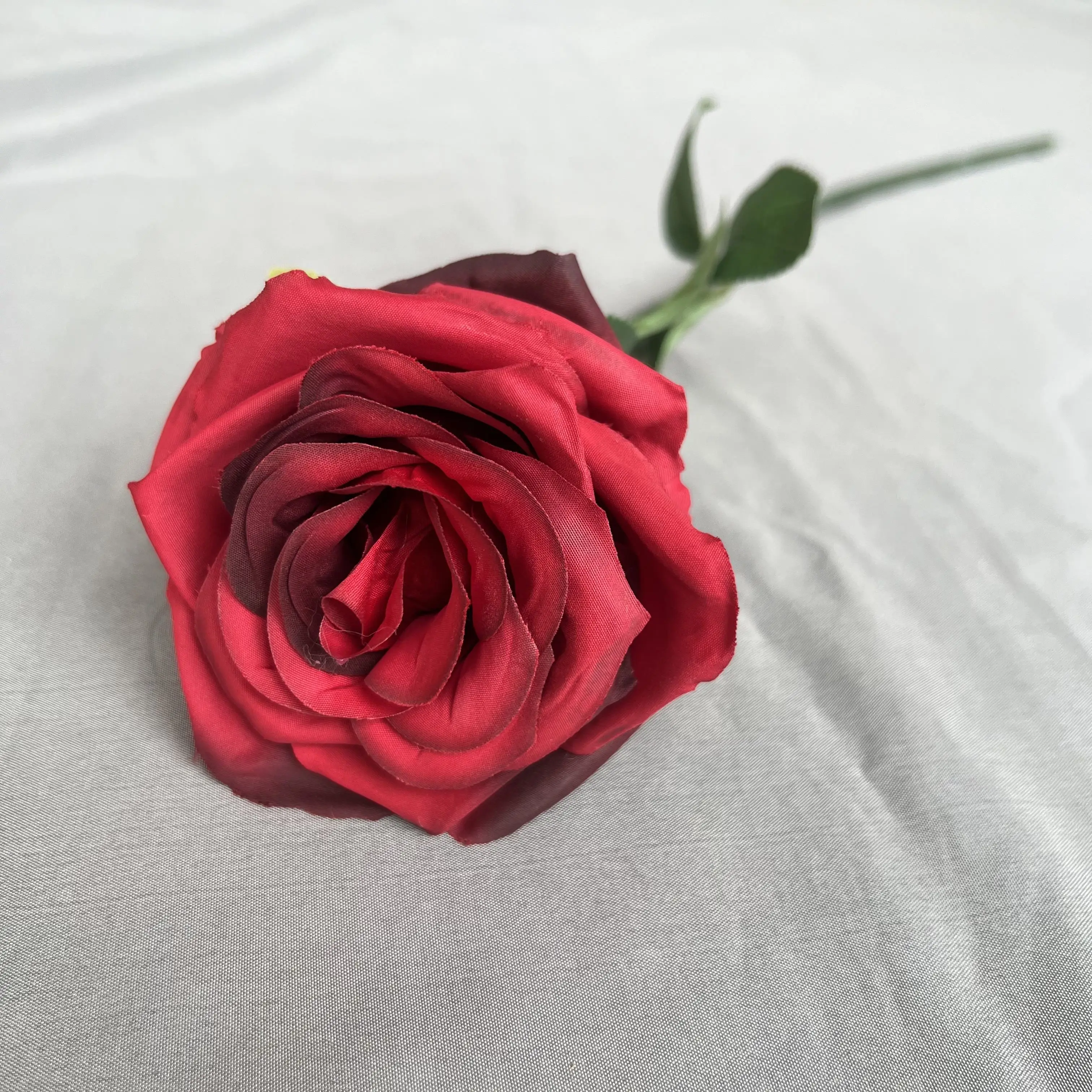 YOPIN-1139 Wholesale Bulk Burgundy Roses Artificial Rose Flowers With Stem For Wedding Decorations