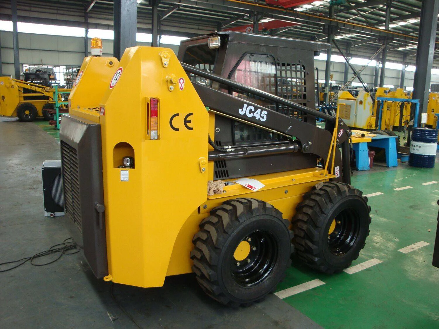 Небольшой погрузчик JC100 грузовой JC Series