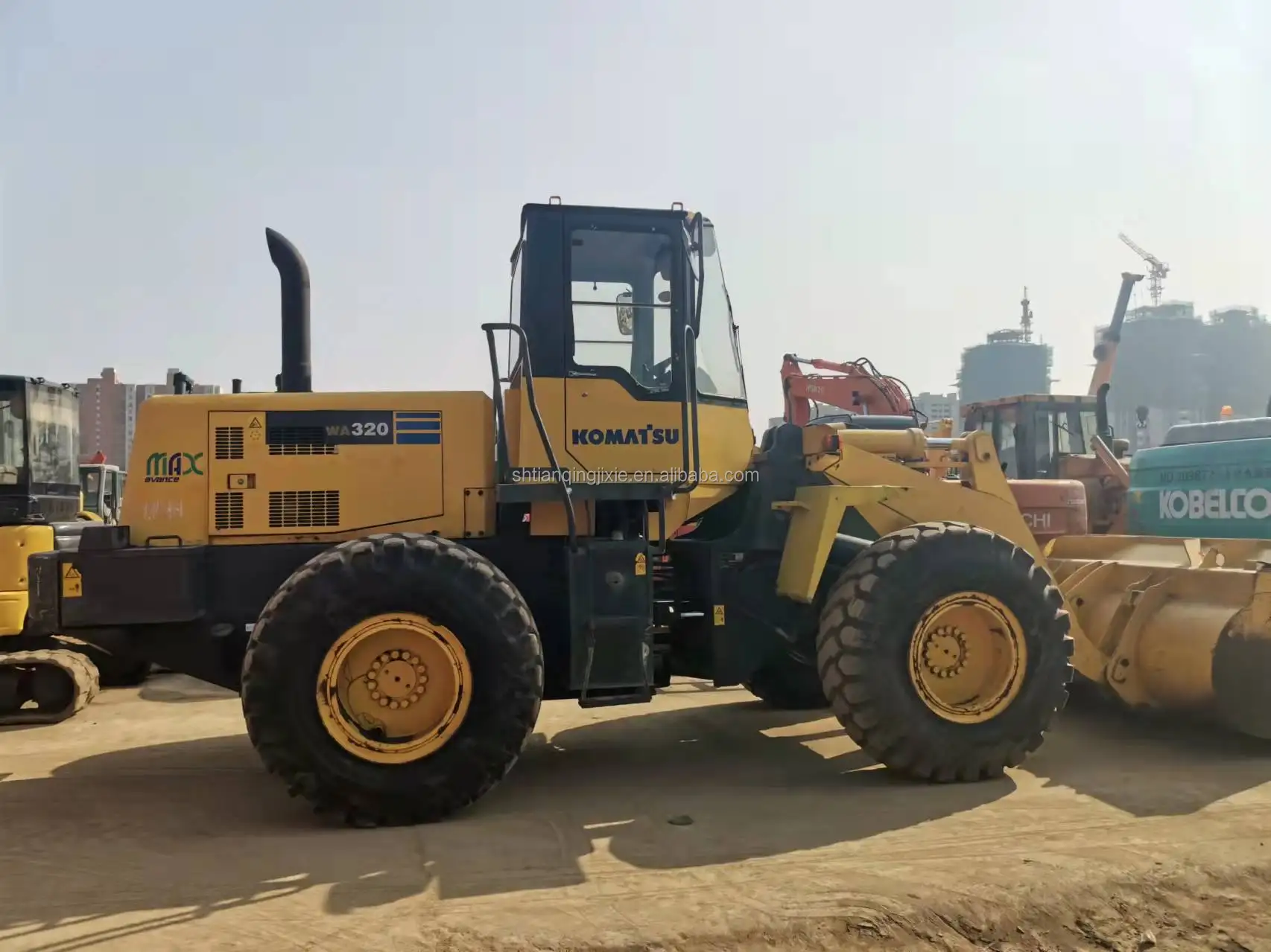 Used wheel loader 4t Komatsu WA320-3 original Japan front bucket Earth remover Great condition low price construction machinery