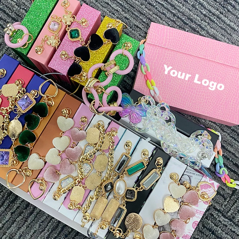 Super fluffy luxury 25 mm 3d mink eyelash vendor wholesale custom square pink lashbox packaging with logo