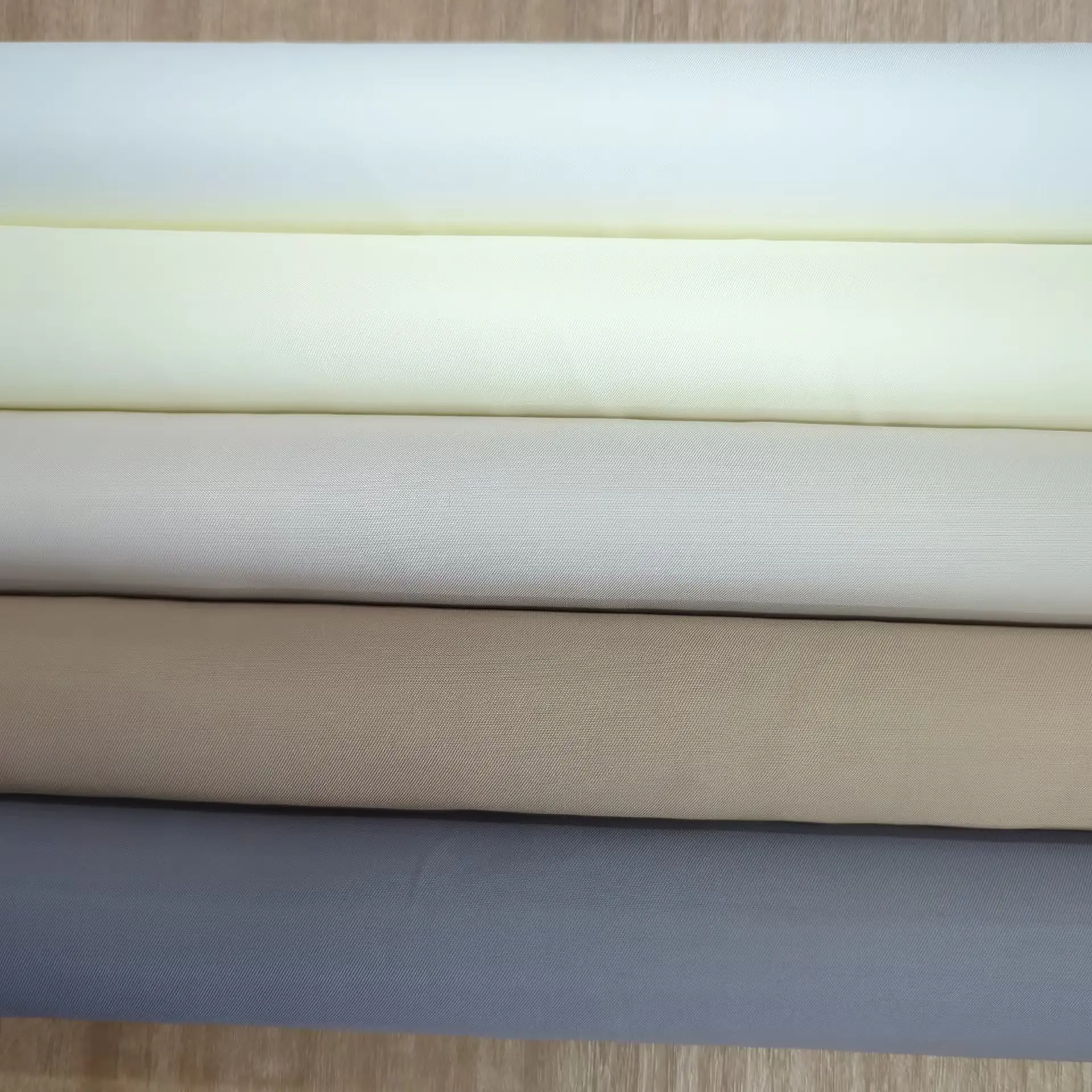 High quality small twill polyester taffeta fabric lining fabric for cloth bag home textile