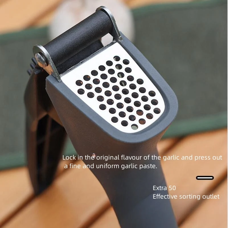 Garlic Press, Stainless Steel Garlic Mincer with Ergonomic Grip Handle, professional garlic squeezer for Camping