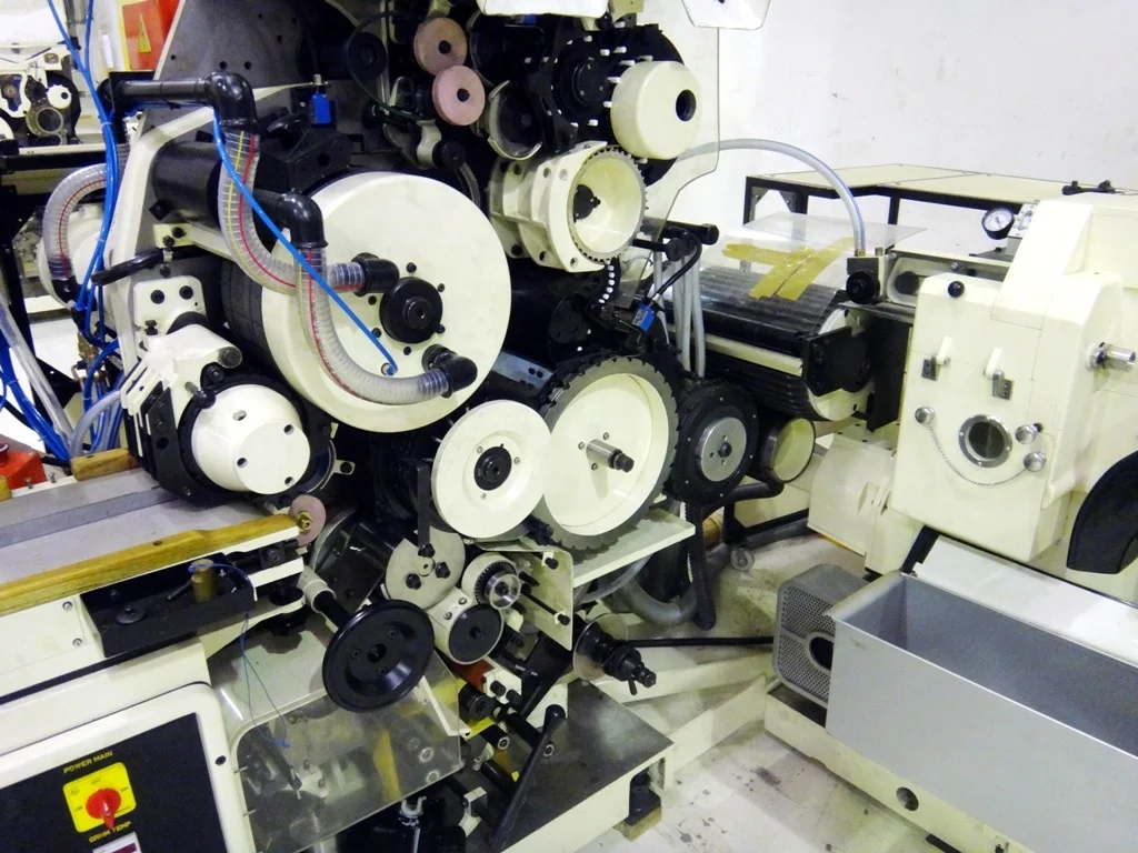 Cigarette Manufacturing Machine MK 8 D with max 15 Fully Automatic Tobacco Super Speed Making 2800