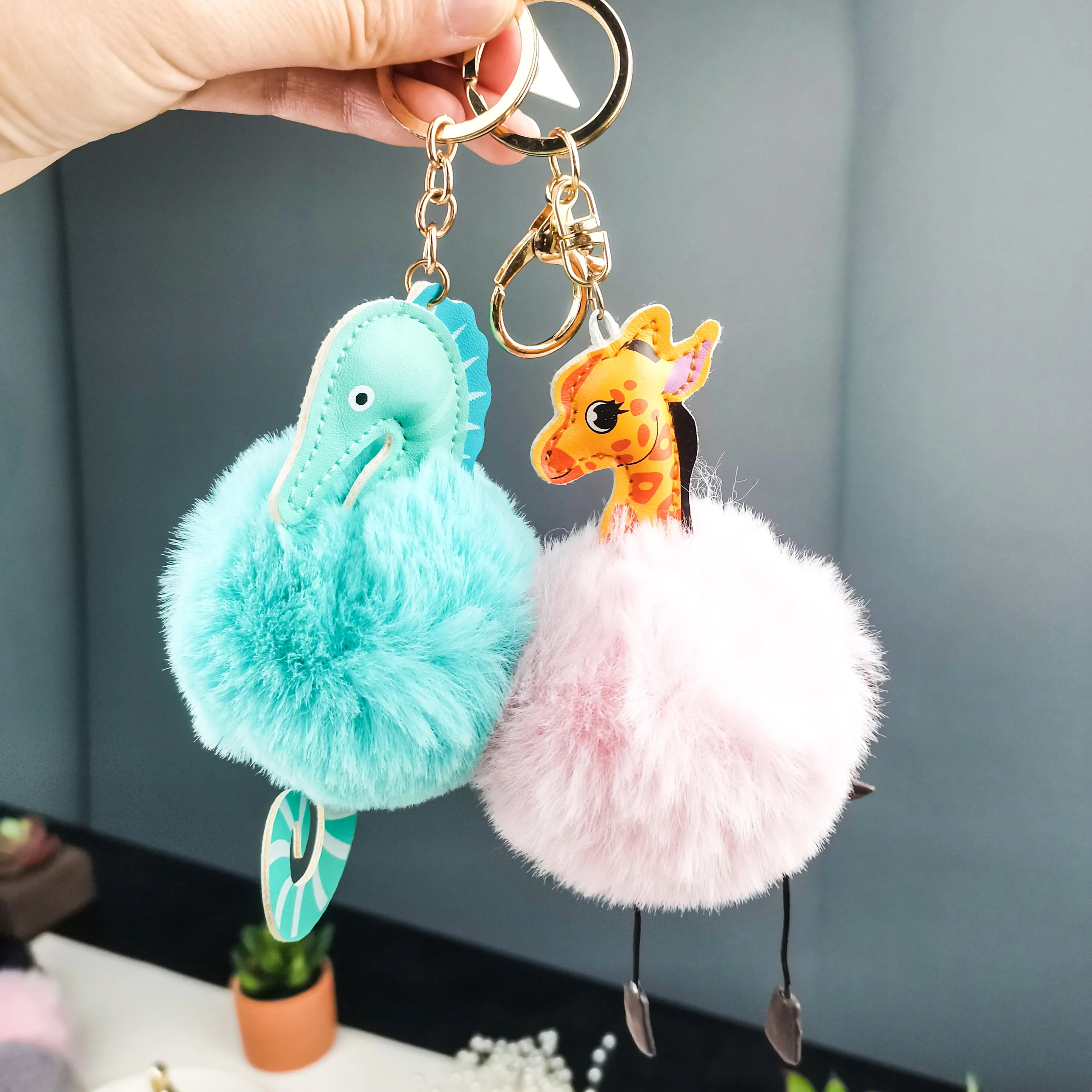 Custom Gift Handicraft Key Chain Colorful Pink Blue Animal Fur Ball PU Pompom Keychain.