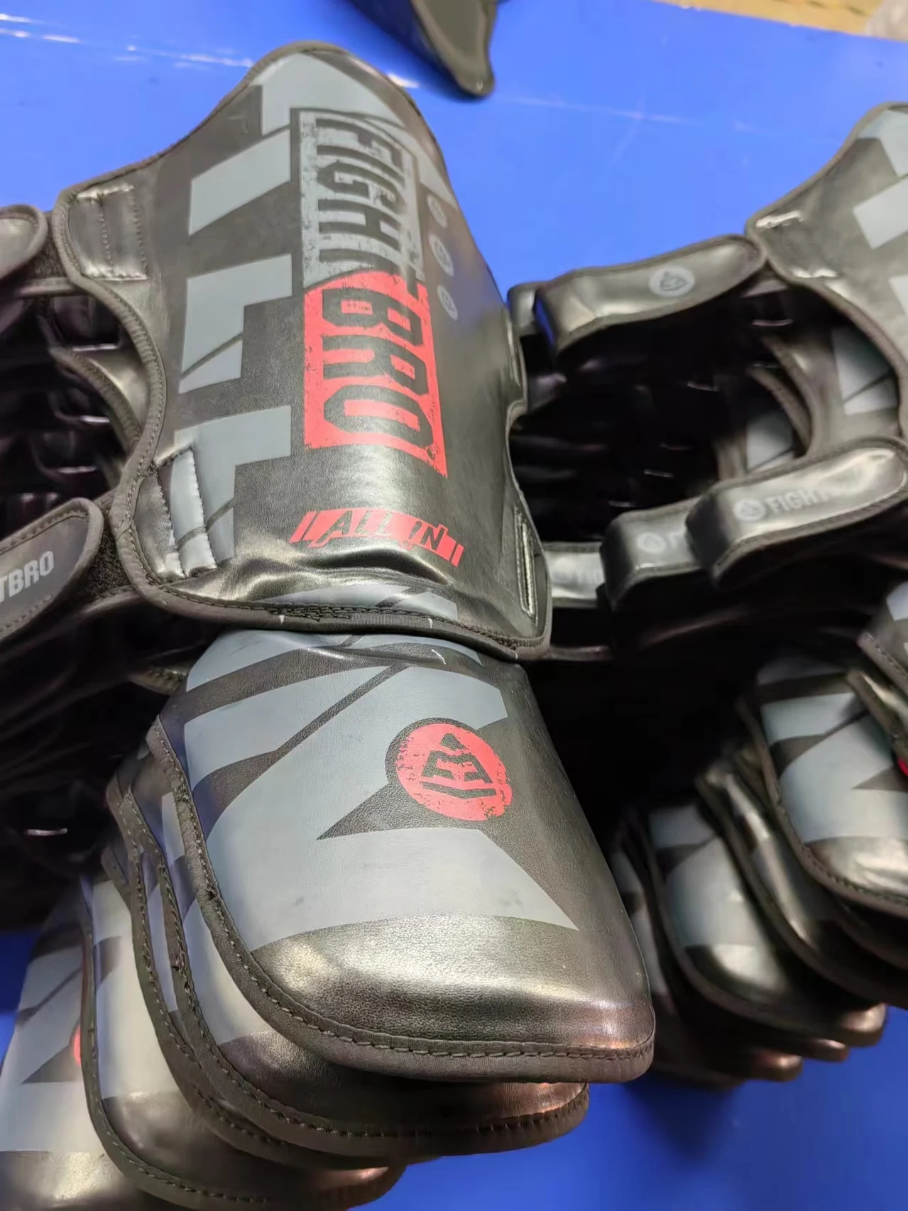 2024 boxing shin guard combat training Shin Instep Ankle Protector MMA Muay Thai Training Leg Warmers Light Kicking Shin Pads