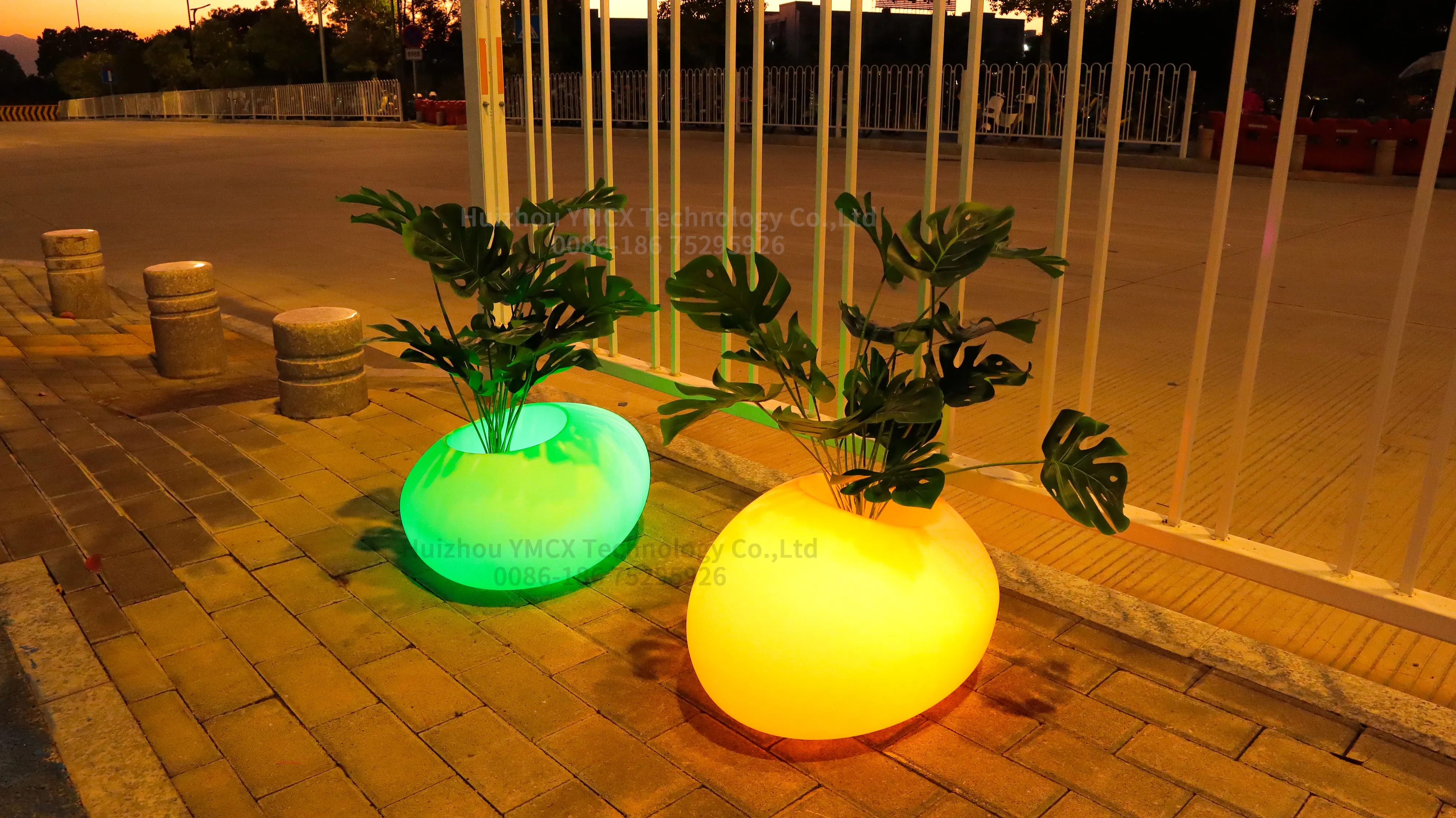 Led Flower Pot Plastic Outdoor Illuminated Planter