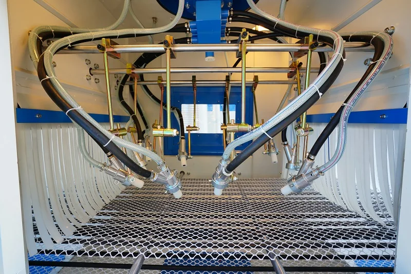 Automatic roller conveyor sand blasting machine