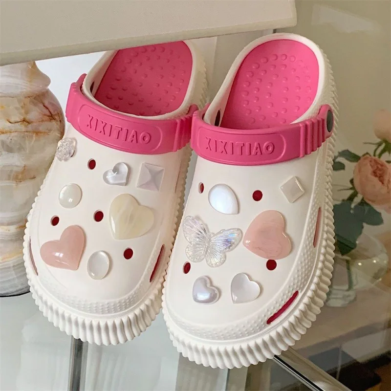 2024 Fashion Charms Clogs New Thick Sole Outdoor Women Slippers High Quality Summer Beach Sandals