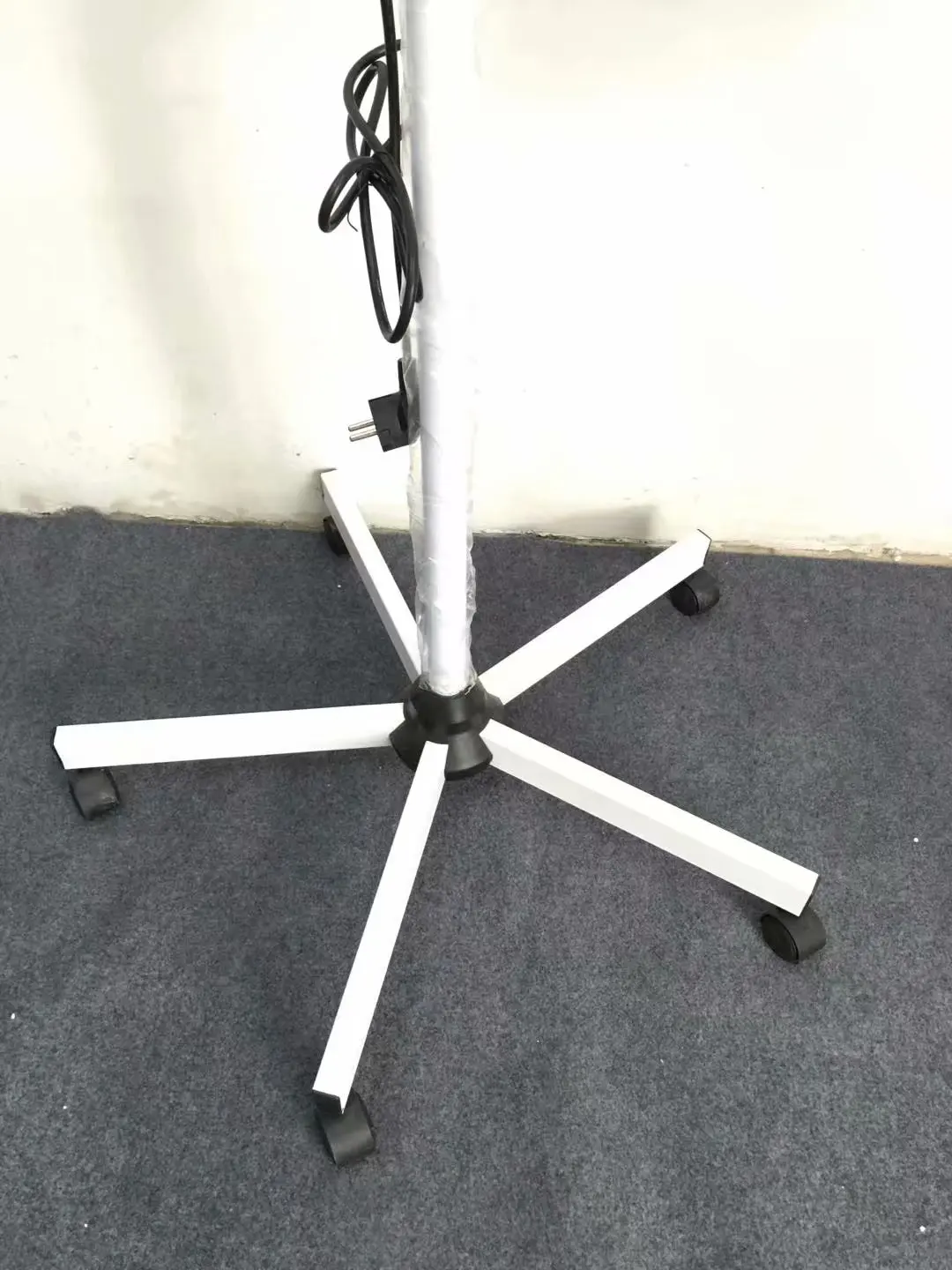 Оптовая продажа от производителя, светодиодная Лупа с пятью ногами, квадратная светодиодная Косметическая лампа, увеличительная лампа для обработки кожи, Ce