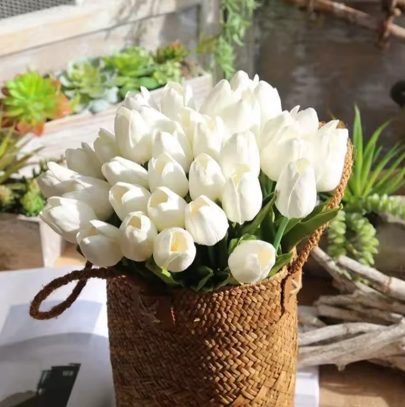 AT-002 PU Tulip flower Factory Wholesale Artificial PU Tulip Simulation Flowers In Bulk Real Touch Tulip