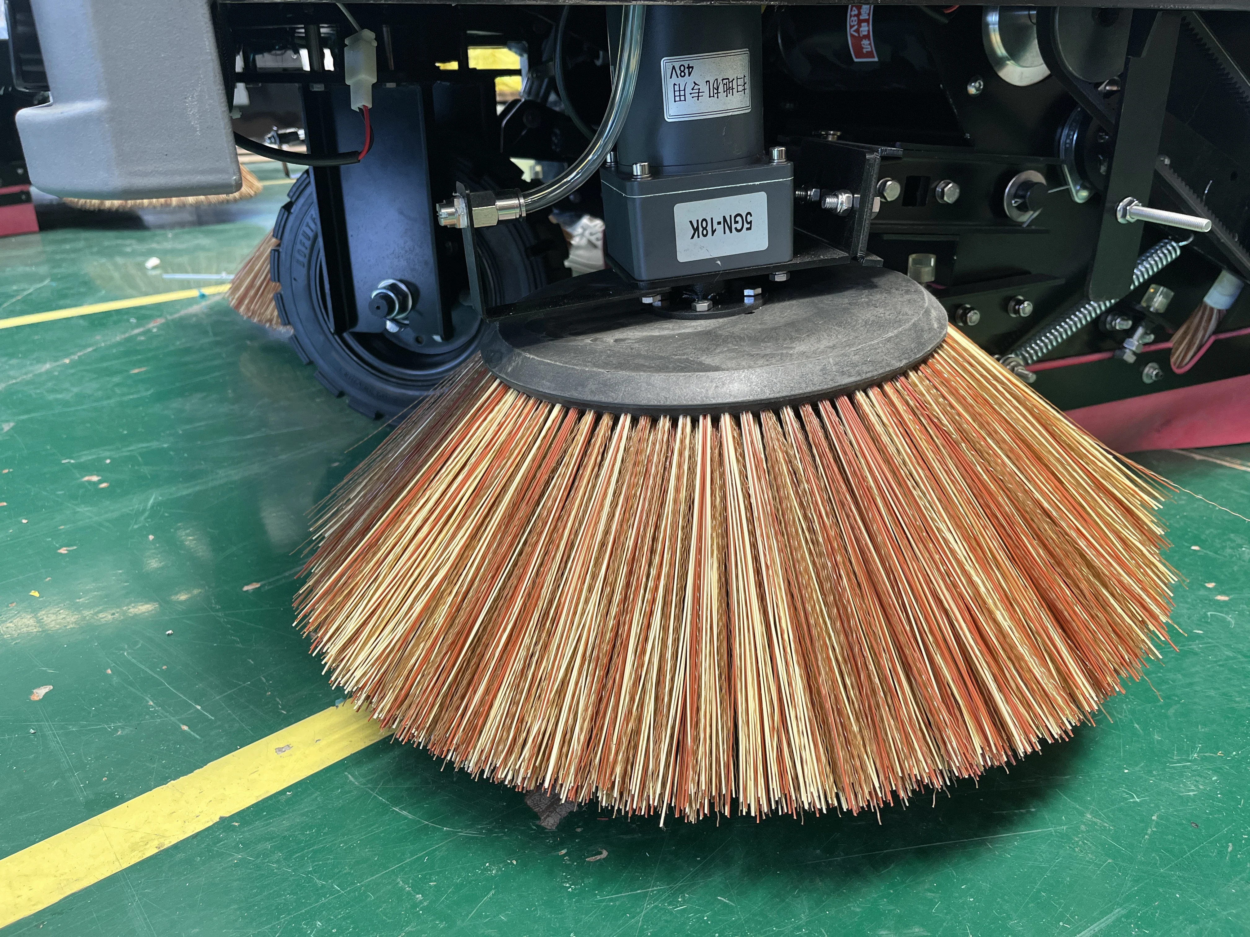 Direct factory price street electric ride on street road truck barredoras de calles machine auto artred floor scrubber sweeper