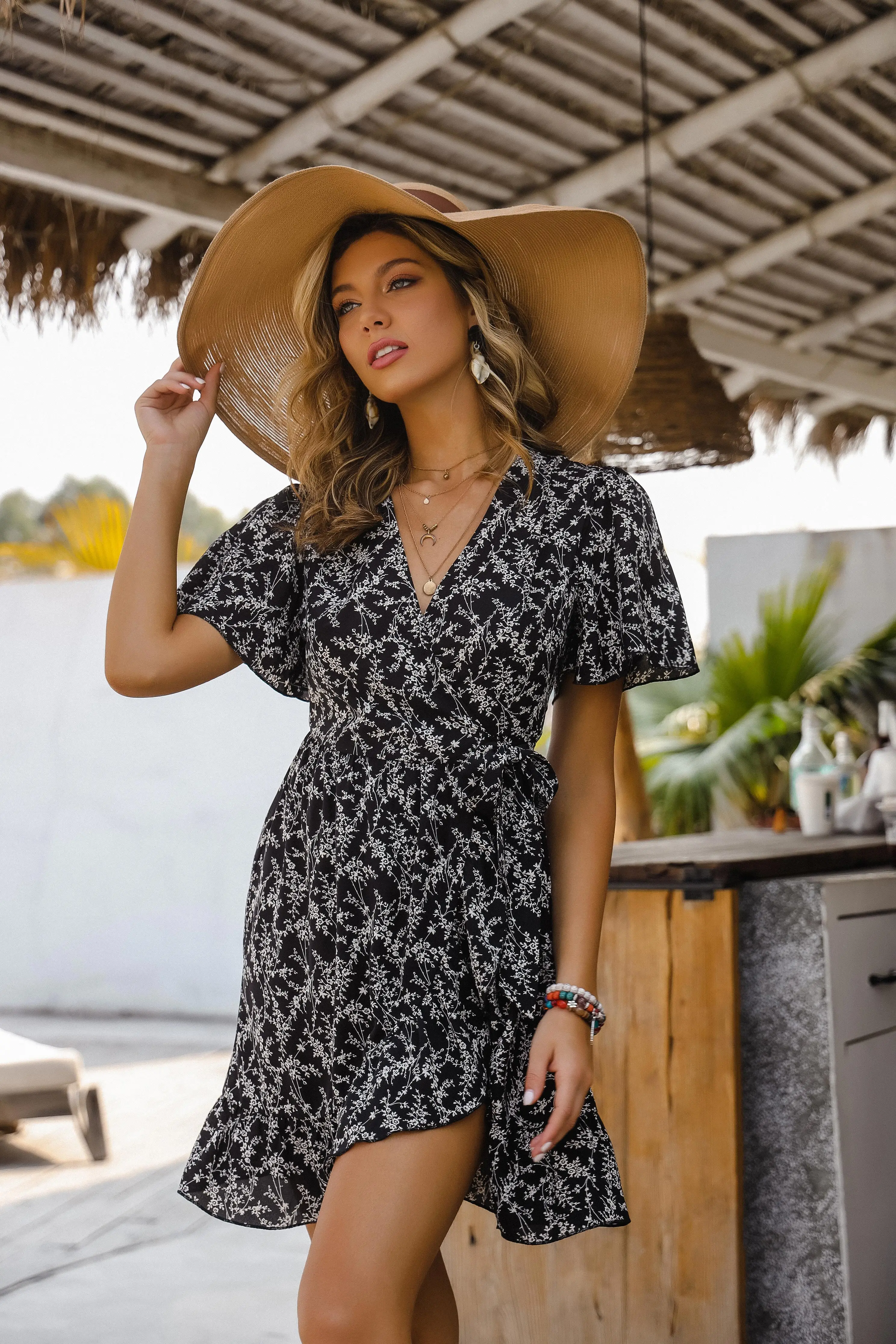 Alibaba good quality dress Hanni brand clothing woman Black floral print short sleeve V-neck Party Travel Ladies casual dress