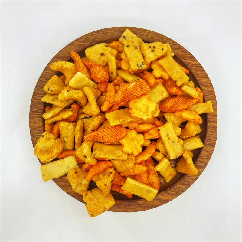 Delicious Low Fat Popular Different Shapes Crispy Colorful Roasted Rice Crackers