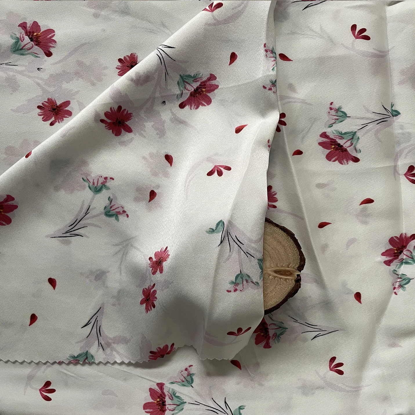 
High Quality Customized Fashion Printed Elegance Satin 100%Polyester Fabric For Making Dress Shirt Blouse 